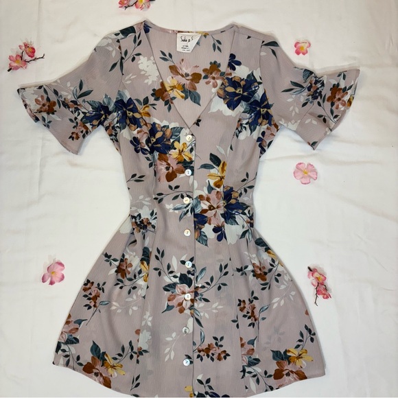 Sadie & Sage Dresses & Skirts - Sadie & Sage Lavender Floral Mini Dress- S